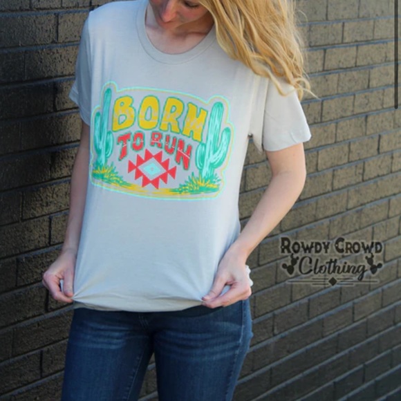 Born to Run Graphic Tee - Picture 2 of 4